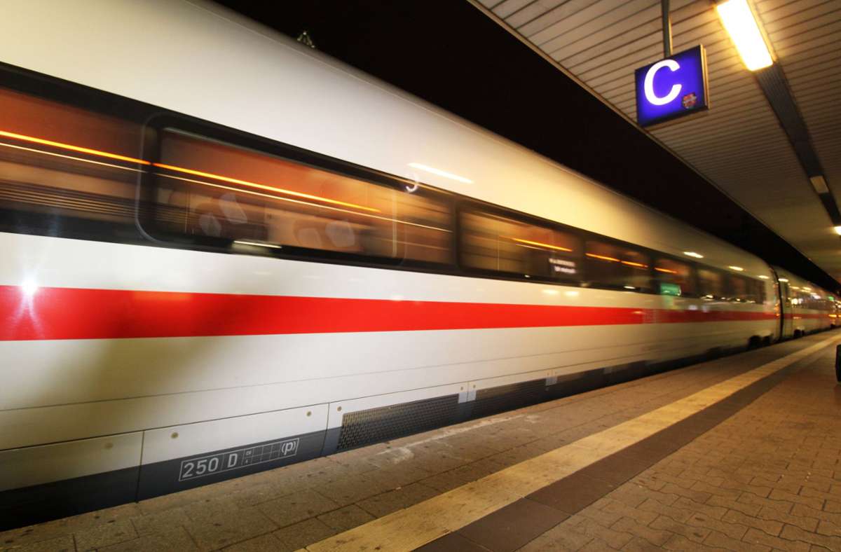 Mannheim: Mutter im Zug – Kinder bleiben allein am Bahnsteig zurück