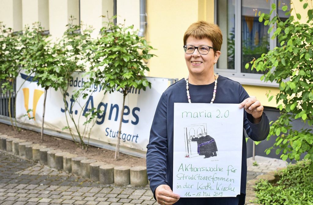 Eine Katholikin und Religionslehrerin erzählt, warum sie bei der Aktion mitmacht – Zuspruch vom Stadtdekan: Maria 2.0 bewegt auch Stuttgarterinnen