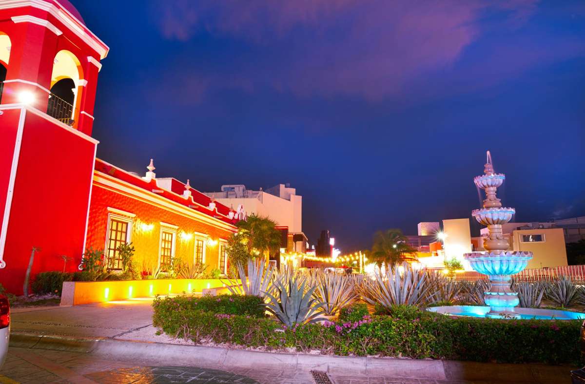 Ein Hotel in Cancun: Die mexikanische Stadt ist eine bei Nordamerikanern  beliebte Urlaubsmetropole. Foto: Imago/lunamarina