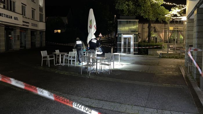 Zwei Schwerverletzte vor Café in Nellingen