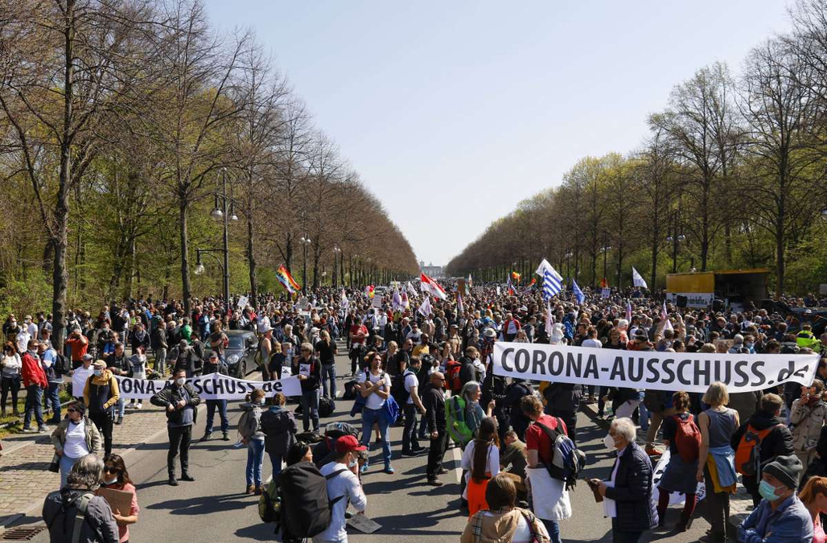 Demo-Verbot in Berlin: Veranstalter kündigen juristische Schritte an