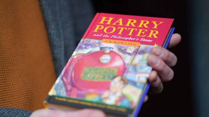 Erstausgabe von Harry-Potter-Buch für Tausende versteigert