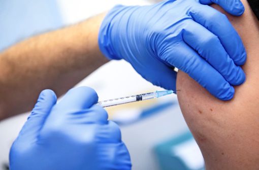 Je mehr Menschen geimpft sind, desto dringlicher wird die Frage, welche Einschränkungen für sie aufgehoben werden können. Foto: dpa/Sven Hoppe