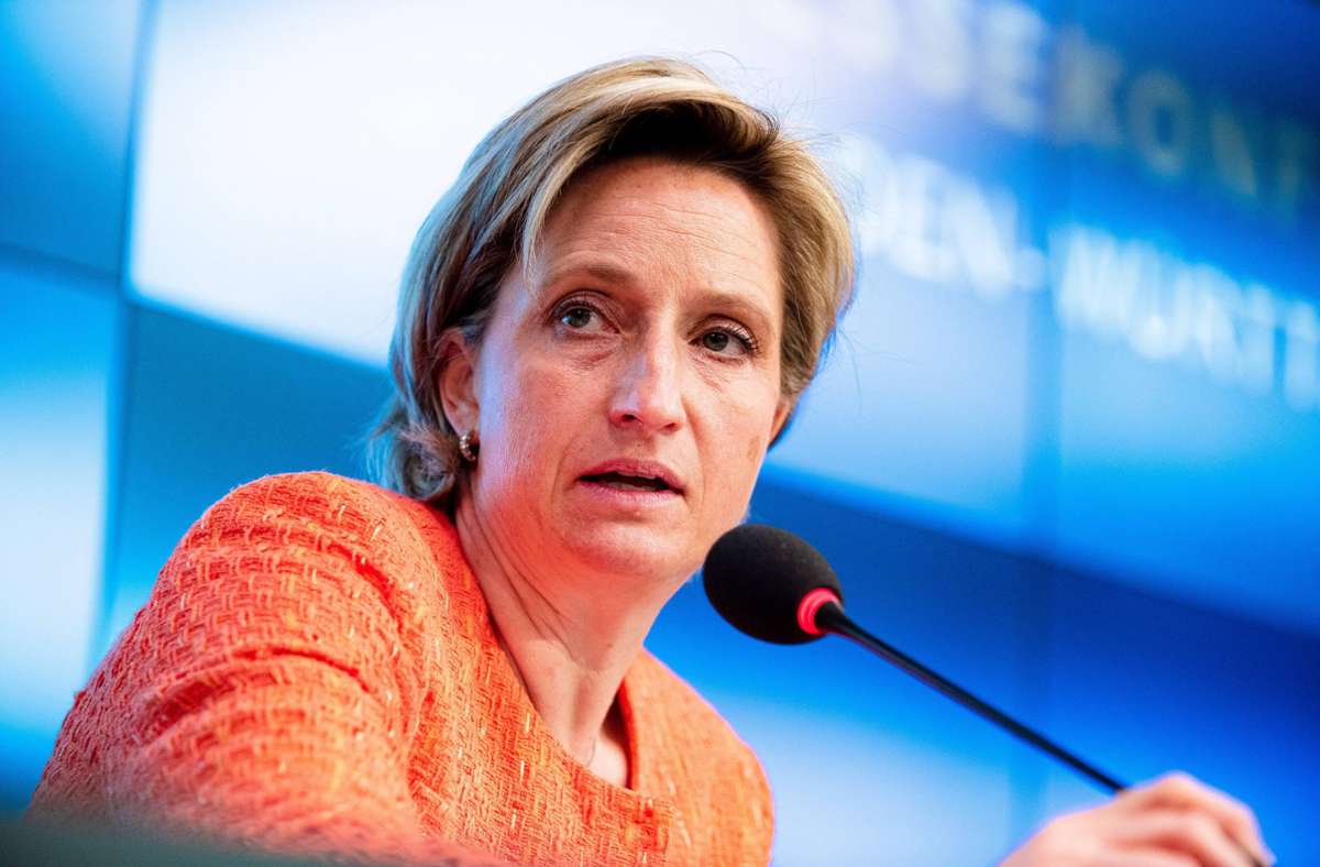 Nicole Hoffmeister-Kraut: Baden-Württembergs Wirtschaftsministerin in Corona-Quarantäne