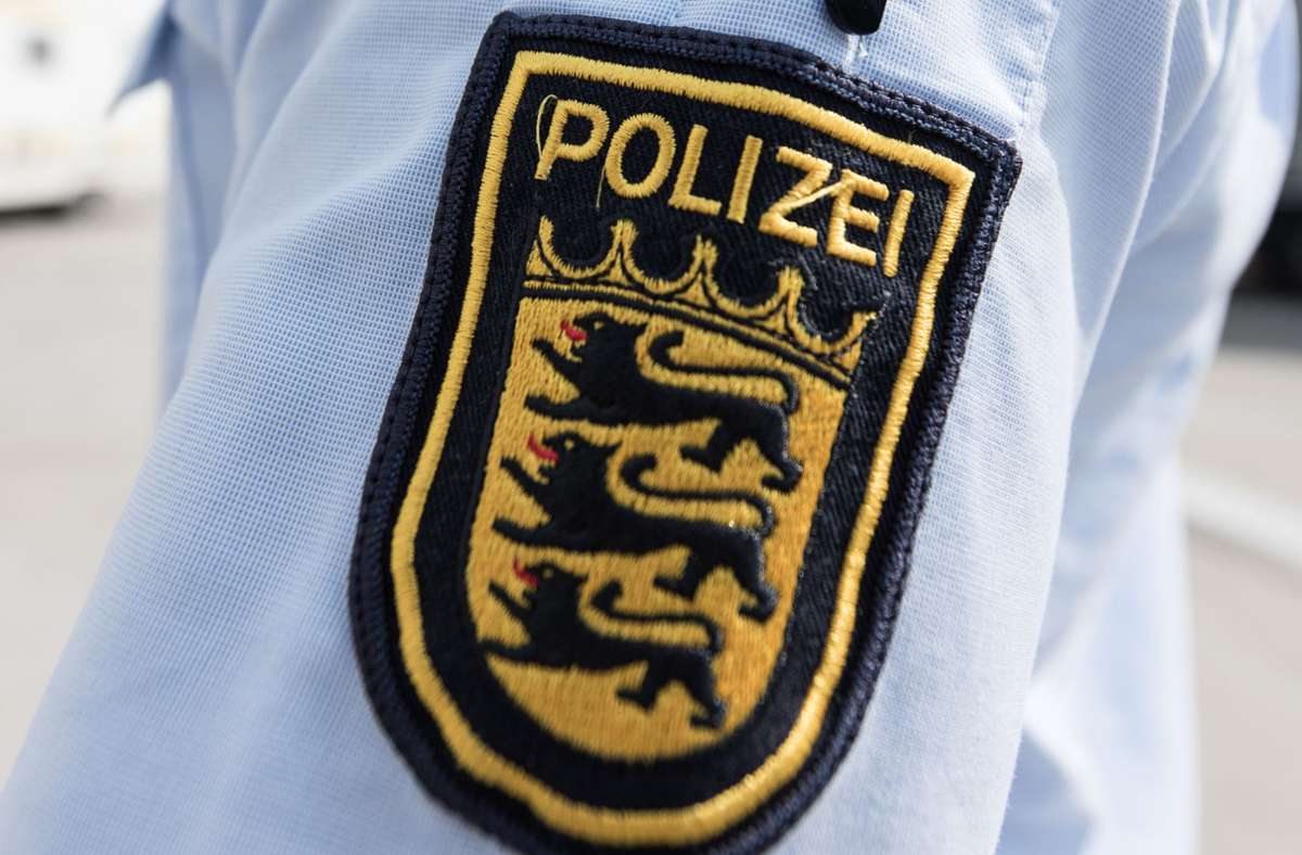 Schlossplatz in Karlsruhe: Mindestens 50 Menschen stören Polizeikontrolle