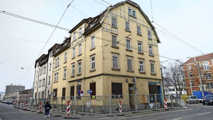 Daimlerstraße 100 in Bad Cannstatt: Gebäudekomplex ist abgesperrt