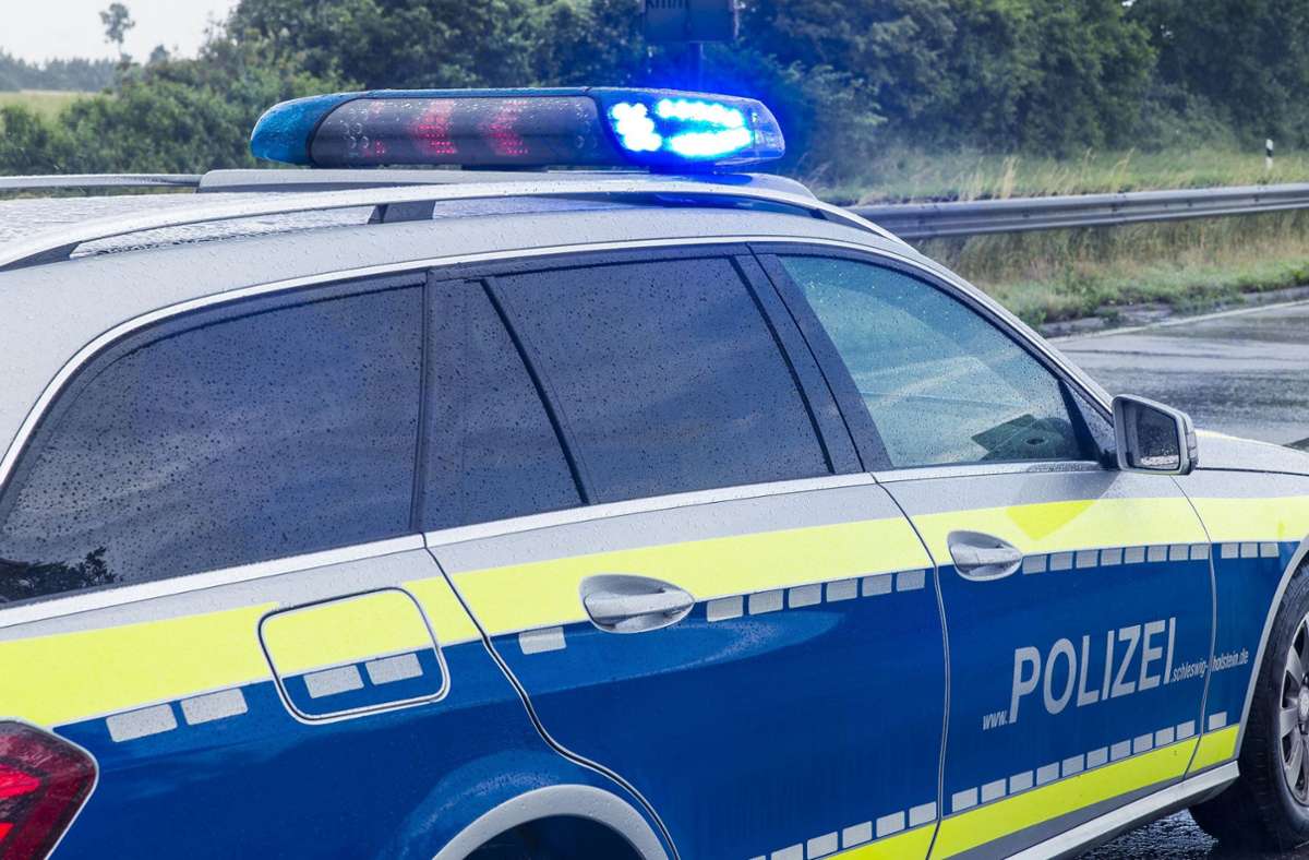 Stau auf B27 bei Filderstadt: Auffahrunfall mit vier Fahrzeugen im Berufsverkehr
