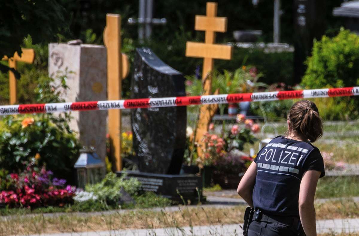 Handgranatenanschlag in Altbach: Der sechste Trauergast geht in Haft