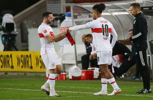 Gonzalo Castro (li.) wird den VfB Stuttgart am Saisonende verlassen, mit Daniel Didavi wird noch über eine Vertragsverlängerung gesprochen. Foto: Baumann