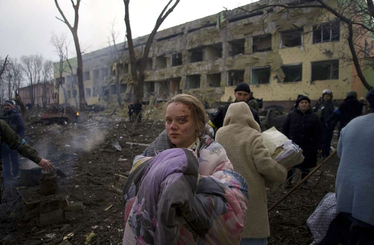 Ukraine-Krieg: Tausende verlassen Mariupol – die Nacht im Überblick