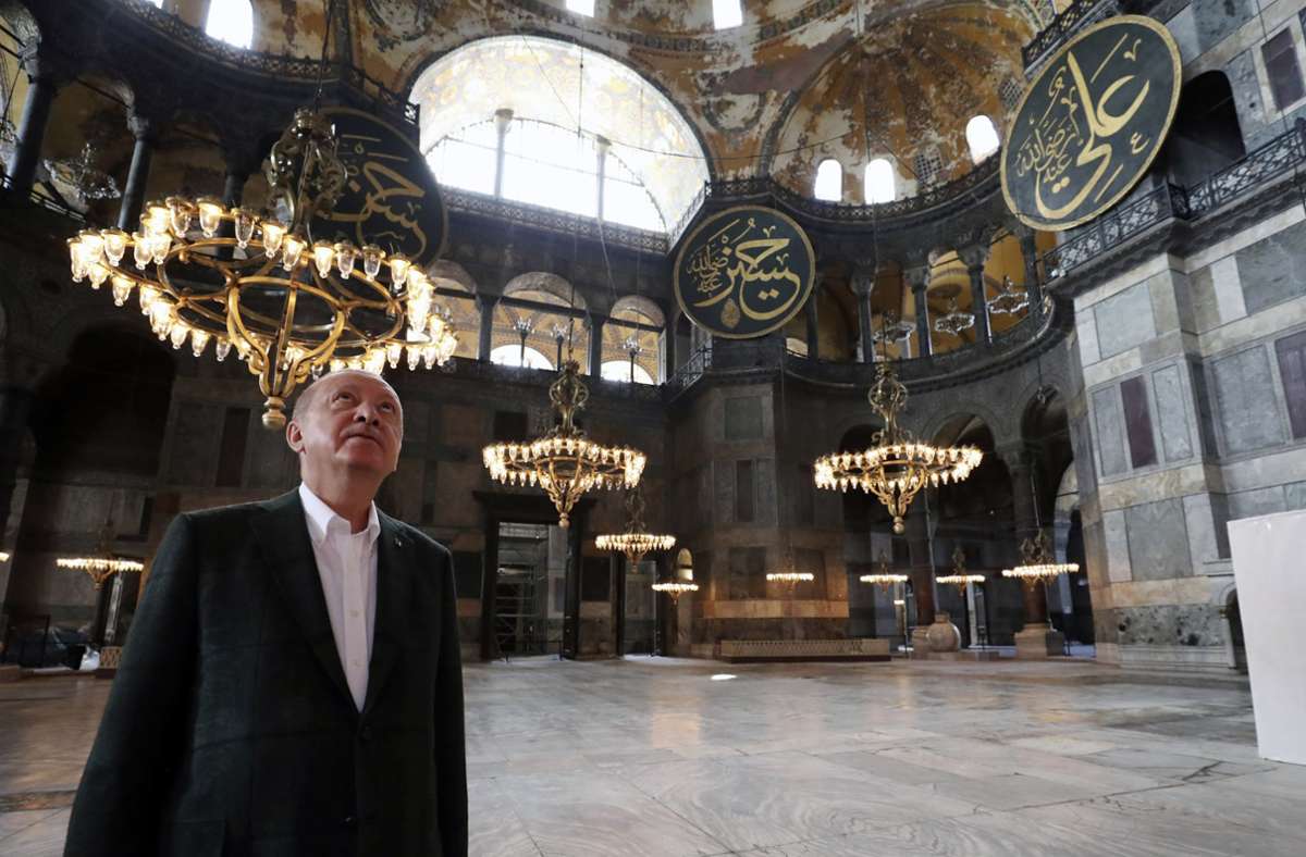 Hagia Sophia: Schriftsteller Zaimoglu begrüßt  Umwandlung