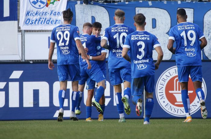 Stuttgarter Kickers gegen den 1. FC Bruchsal: Drei Punkte für die Blauen – der Liveticker zum Nachlesen