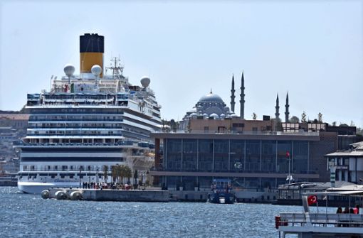 Der Hafenkomplex in Karaköy ist für Spaziergänger frei zugänglich, er kommt  ohne die üblichen massiven Stahlzäune  aus. Foto: F/ank Behling