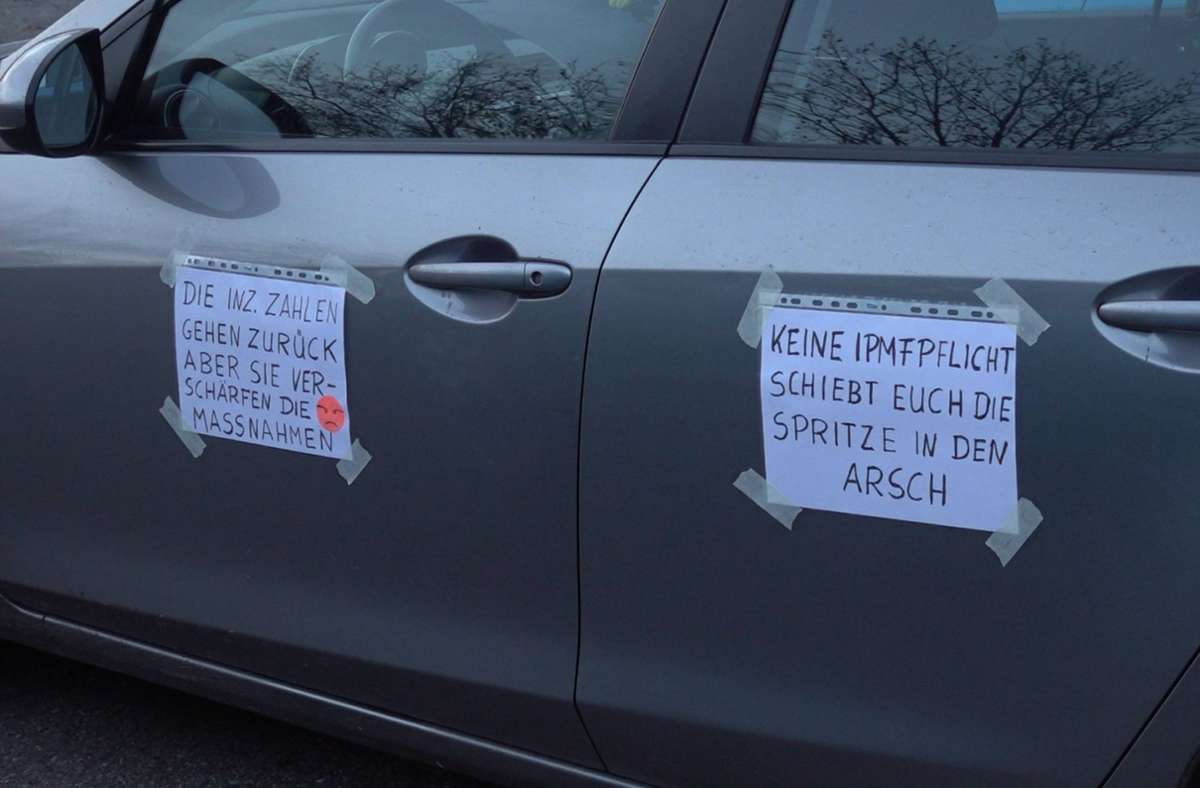 Coronaprotest in Stuttgart: Parkplatz-Sperrung im Dienste des Infektionsschutzes