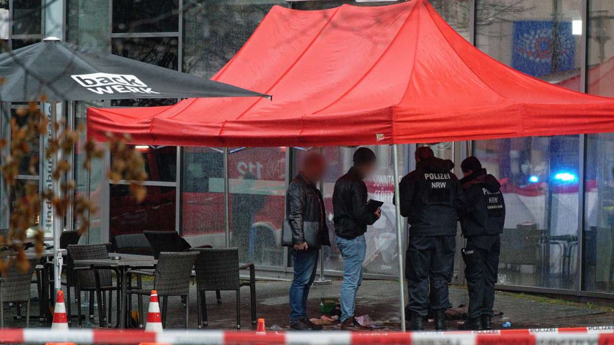 Gummersbach: Schüsse in Fußgängerzone - Polizei stoppt bewaffneten Mann