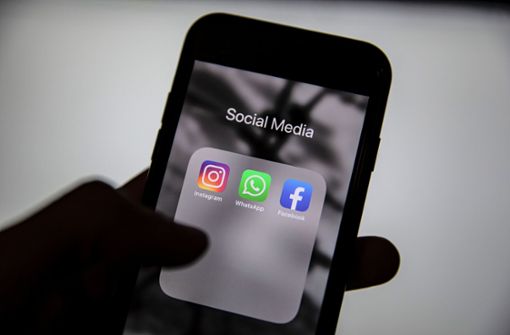 Facebook, WhatsApp und Instagram sind für mehrere Stunden ausgefallen. Foto: dpa/Onur Dogman