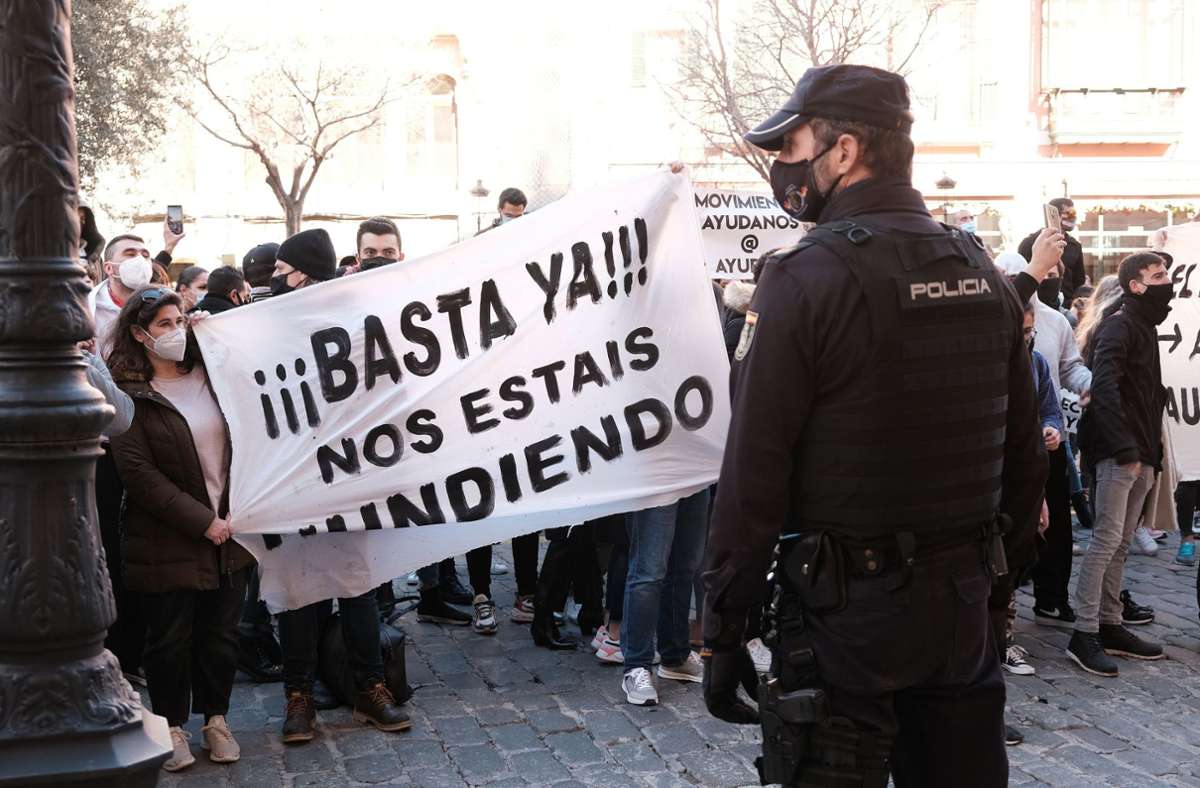 Coronavirus auf Mallorca und Ibiza: Bus- und Bahnfahrer sollen schweigen – Drastische Maßnahmen trotz Proteste