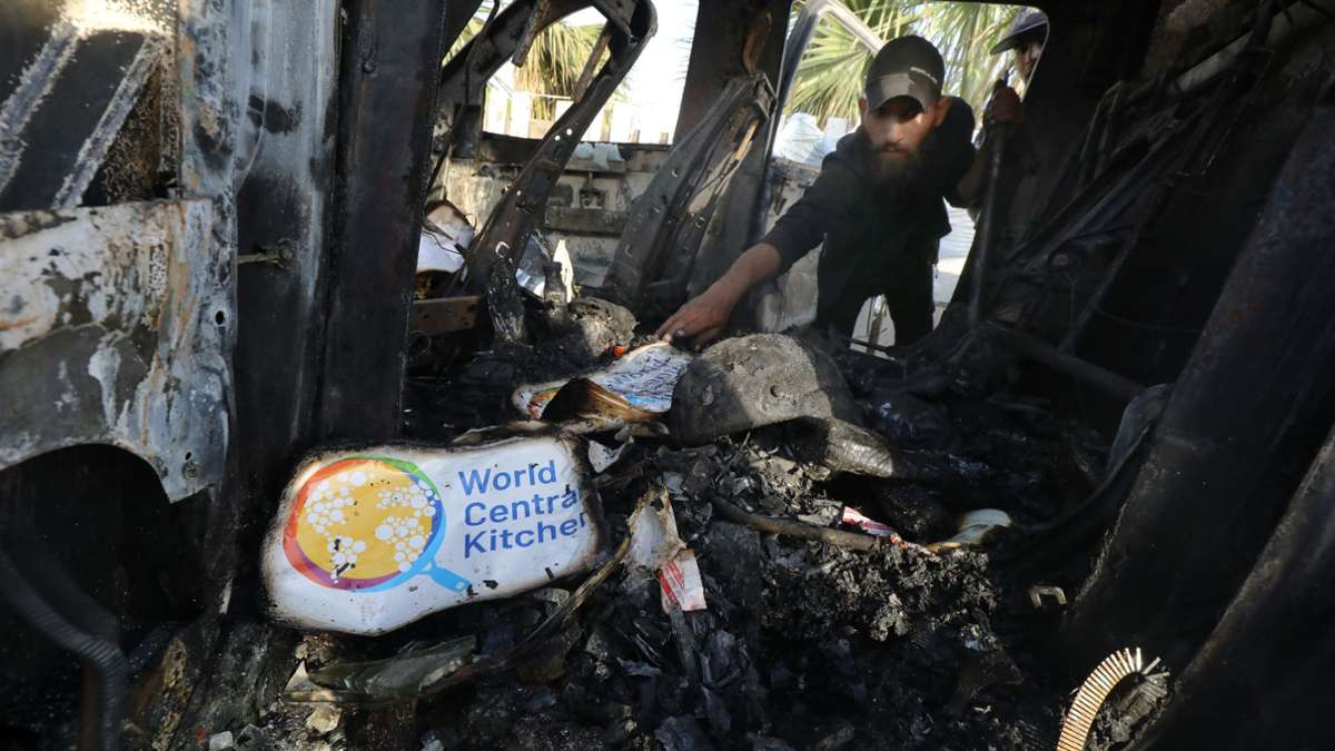 Krieg in Nahost: Entsetzen über Tod von Gaza-Helfern bei israelischem Angriff