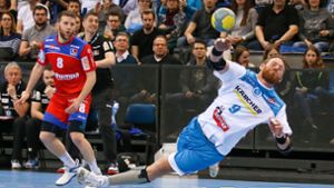 Handballer des TVB Stuttgart feiern Sieg – und bangen weiter