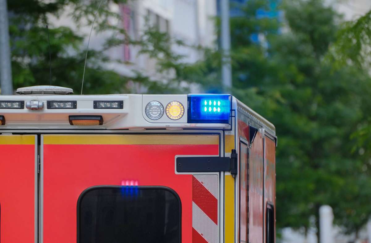 Sonthofen in Bayern: Senior vor Krankenhaus zweimal vom selben Lieferwagen überrollt