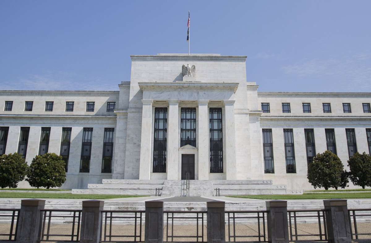 Geldpolitik der USA: US-Notenbank Fed belässt Leitzins unverändert auf hohem Niveau