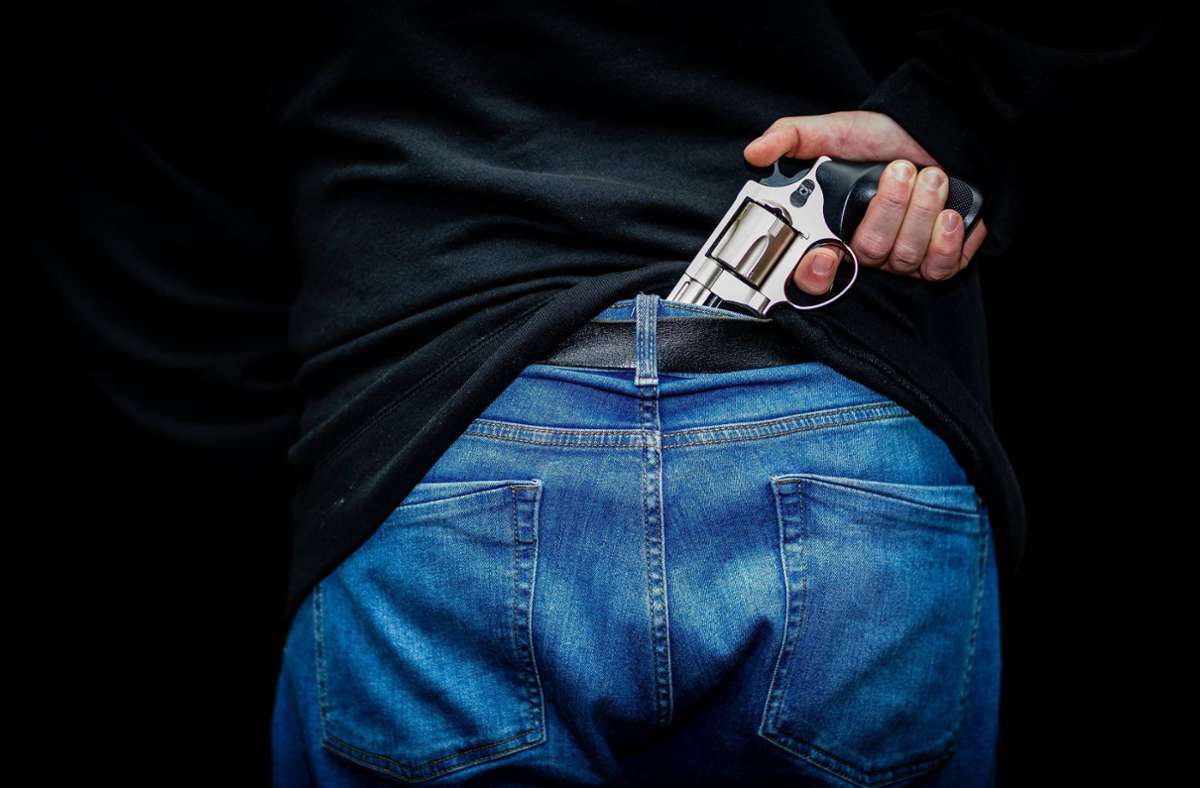 Der mutmaßliche Räuber war mit einer Pistole bewaffnet. (Symbolbild) Foto: imago images/KS-Images.de/Karsten Schmalz via www.imago-images.de