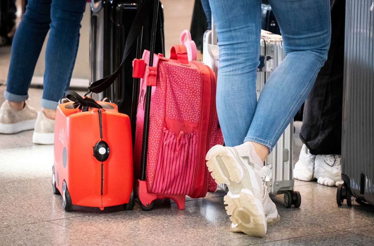 Reisen in der Coronapandemie: Koffer packen, Test machen – Strengere Einreise-Regeln ab Sonntag