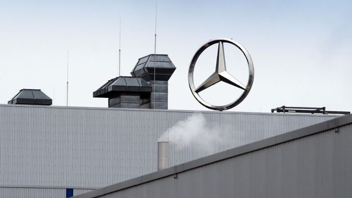 Mercedes-Betriebsratschef kritisiert Sparprogramm