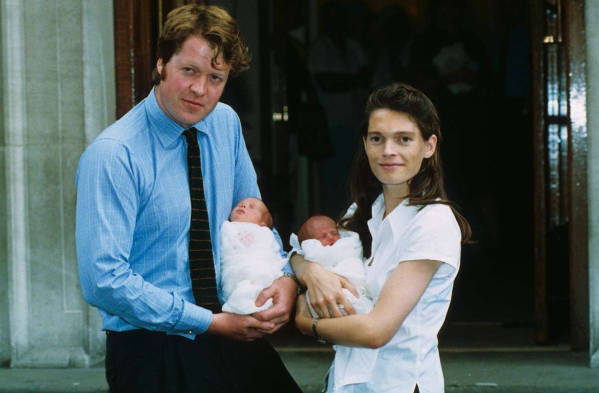 Amelia Spencer und ihre Zwillingsschwester Eliza kamen 1992 zur Welt. Sie sind die Töchter von Charles Spencer und seiner ersten Frau Victoria Lockwood.