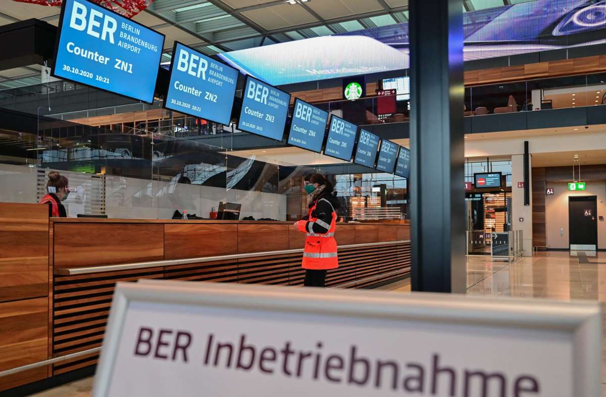 Nach jahrelanger Verspätung landen am Wochenende die ersten Flugzeuge am neuen Hauptstadtflughafen BER. Foto: dpa/Patrick Pleul