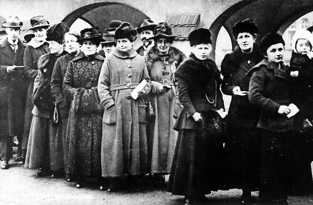 100 Jahre Frauenwahlrecht – Bezirksbeirätinnen aus den Neckarvororten zur aktuellen Situation: 100 Jahre Frauenwahlrecht