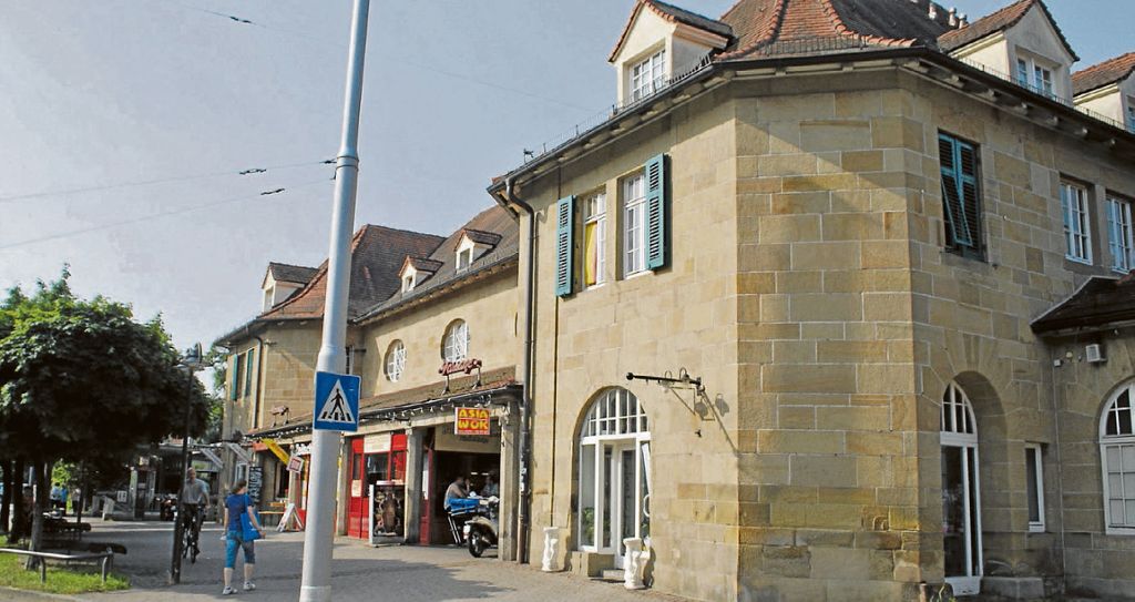 Der Bahnhof Obertürkheim wurde von einem Privatinvestor gekauft. Foto: Müller Quelle: Unbekannt