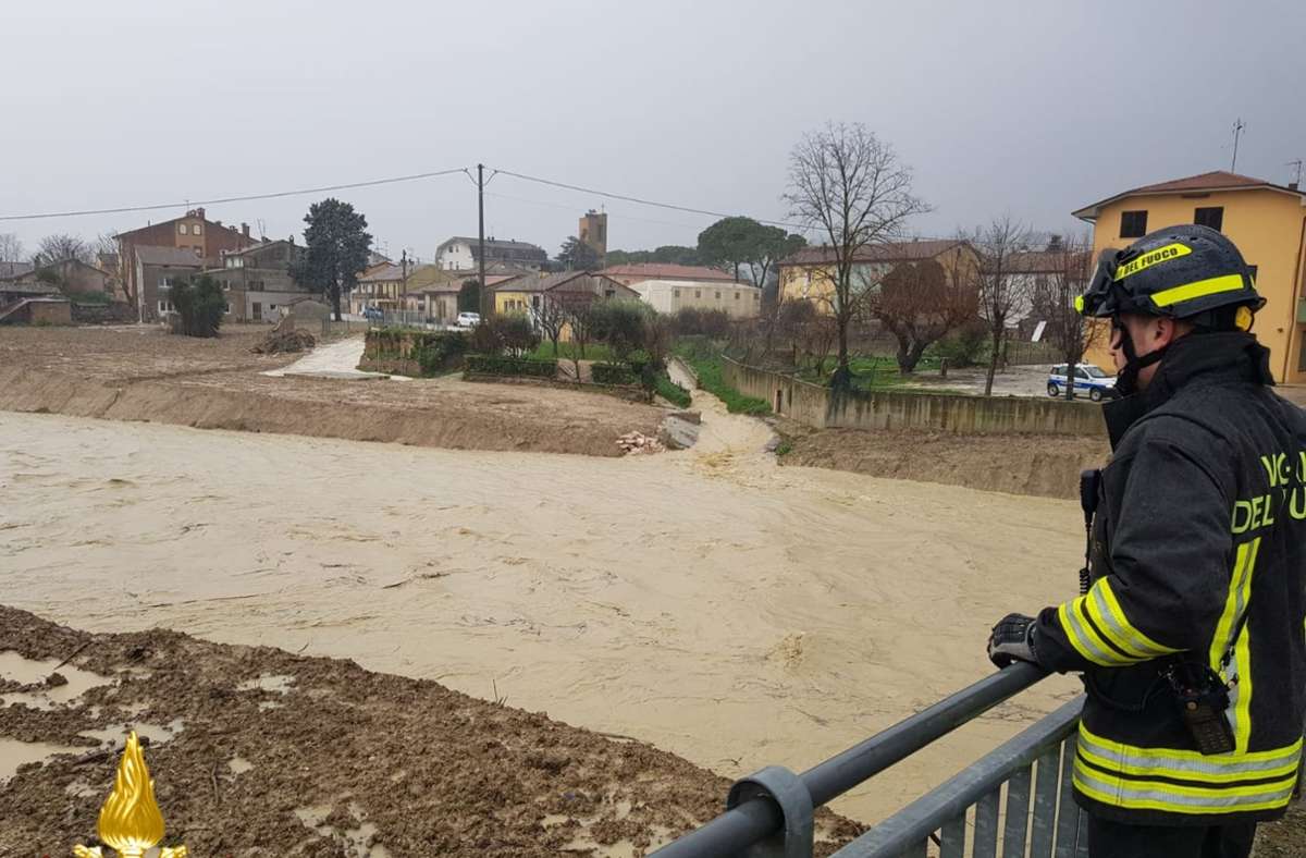 Unwetter in Urlaubsregionen: Italien ächzt unter heftigen Schneefällen und Überflutungen