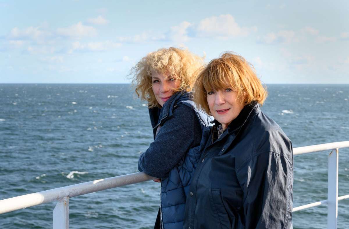 Nina und Hannelore (re.) Hoger sind, unverkennbar, zurück am Meer.