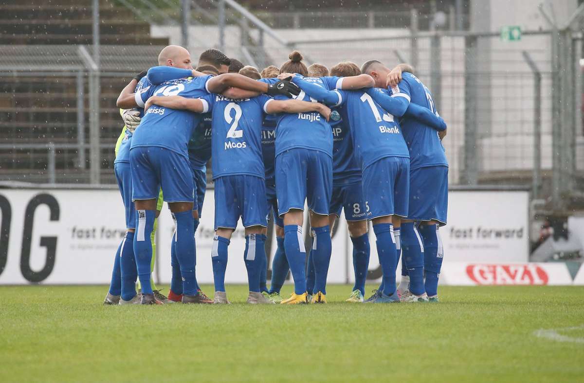 Stuttgarter Kickers gegen FV Ravensburg: Die Blauen kämpfen sich ins Halbfinale
