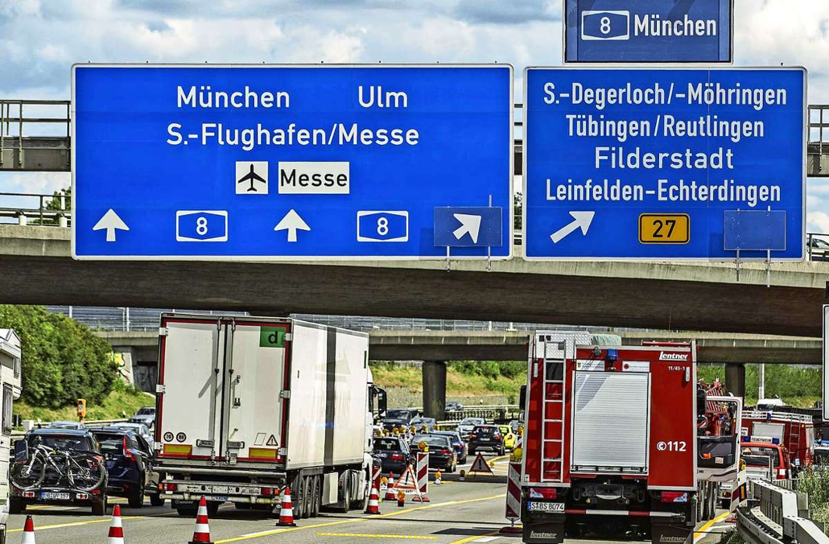 Fahrbahn  wird erneuert: Die  A8 bei Stuttgart muss wieder gesperrt werden