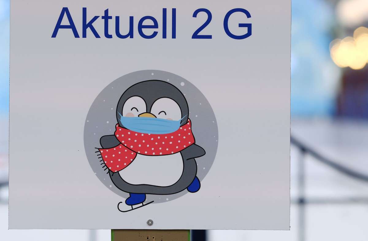 2-G-Schild:  In den meisten Kreisen in Baden-Württemberg gilt 2 G für den Einkauf im Einzelhandel. Foto: /Leif Piechowski