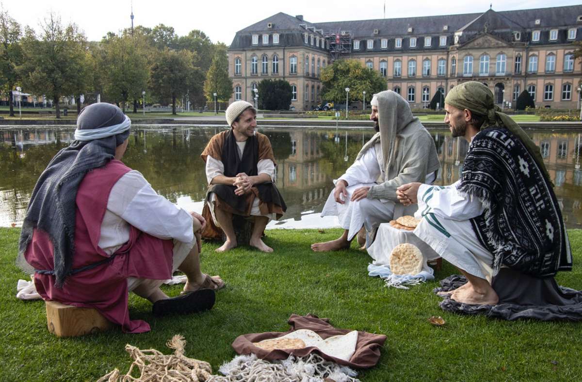 Ostergarten in Stuttgart: Jesus schwäbelt mit seinen Jüngern am Eckensee