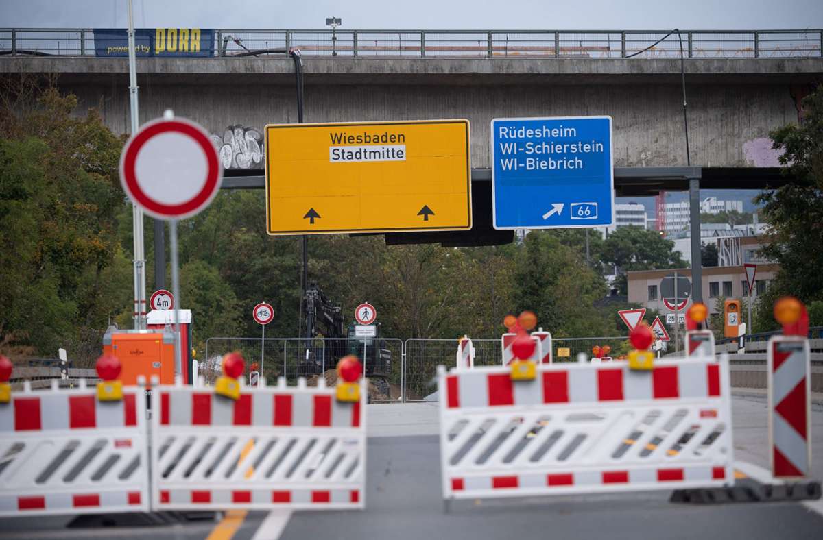 Livestream aus Wiesbaden: Marode Autobahnbrücke   soll gesprengt werden