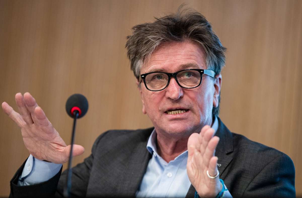 Debatte um Gesundheitsminister: Landtag lehnt Manfred Luchas Entlassung ab