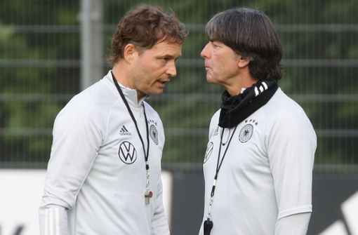 Beerbt gar Marcus Sorg (links) Joachim Löw? Zumindest hätte es Tradition beim DFB, wenn der Assistent auf den Chefsessel folgt. Foto: Baumann