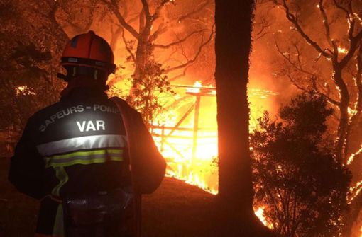 Frankreichs Feuerwehr bekämpft einen Brandherd. Foto: Securite Civile