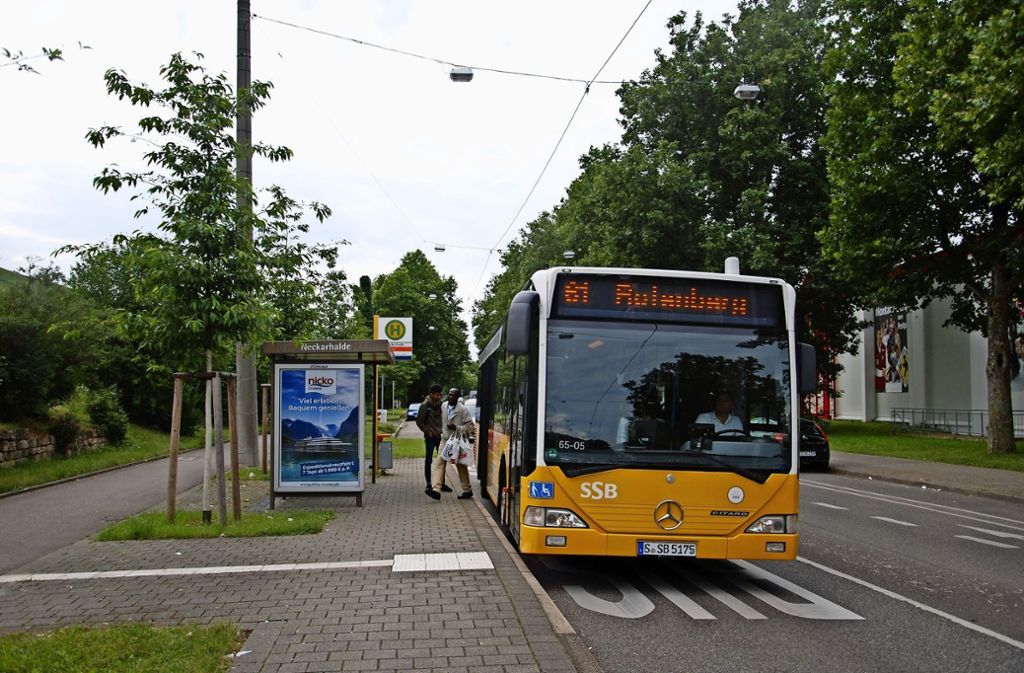Obertürkheim/RotenbergParkplätze  und Direktbus von der Neckarhalde zum Erholungsgebiet: Parken und Direktbus zur Egelseer Heide