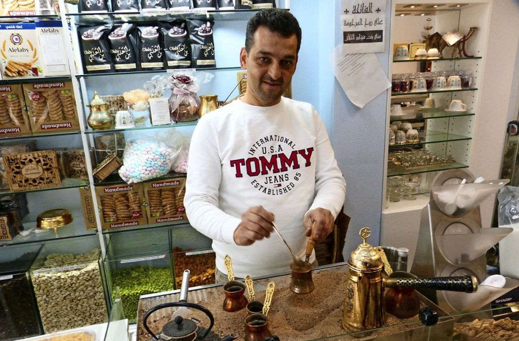 Im Café Olabi am Jakobsbrunnen wird traditionell arabisch zubereitet: Kaffee: Der Deutschen Lieblingsgetränk