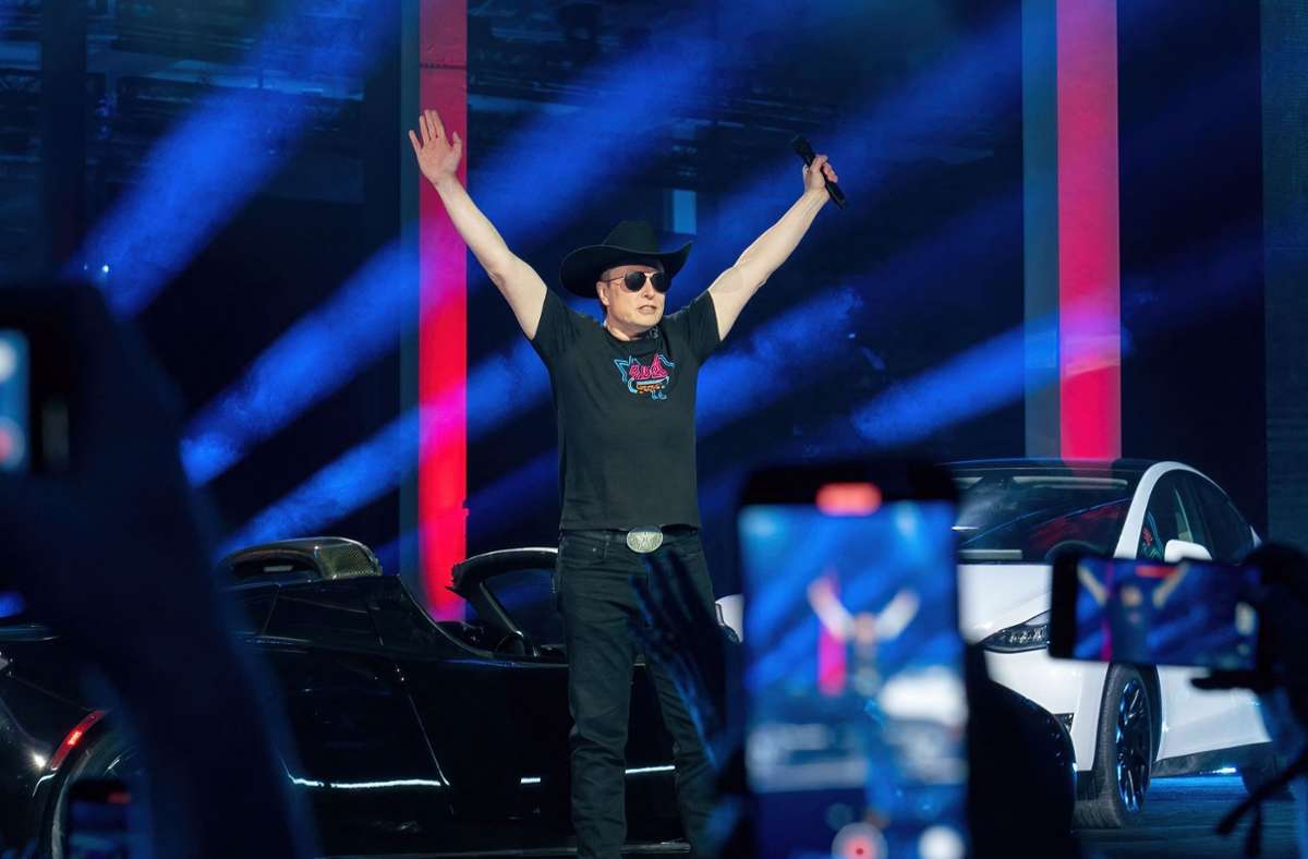 Tesla-Gründer stolz: Elon Musk weiht mit „Rodeo“ neue Fabrik in Texas ein