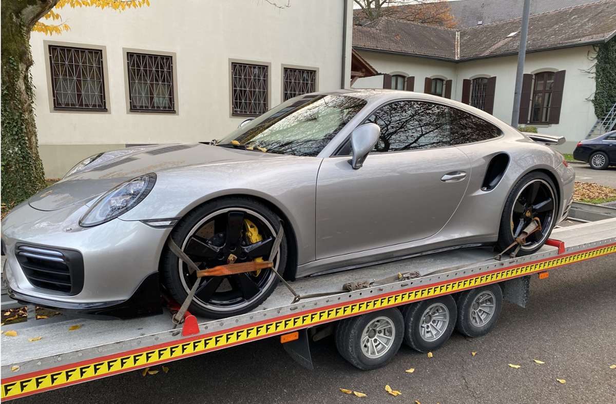 Kontrolle auf A96 bei Lindau: Zoll stellt geschmuggelten Porsche 911 sicher