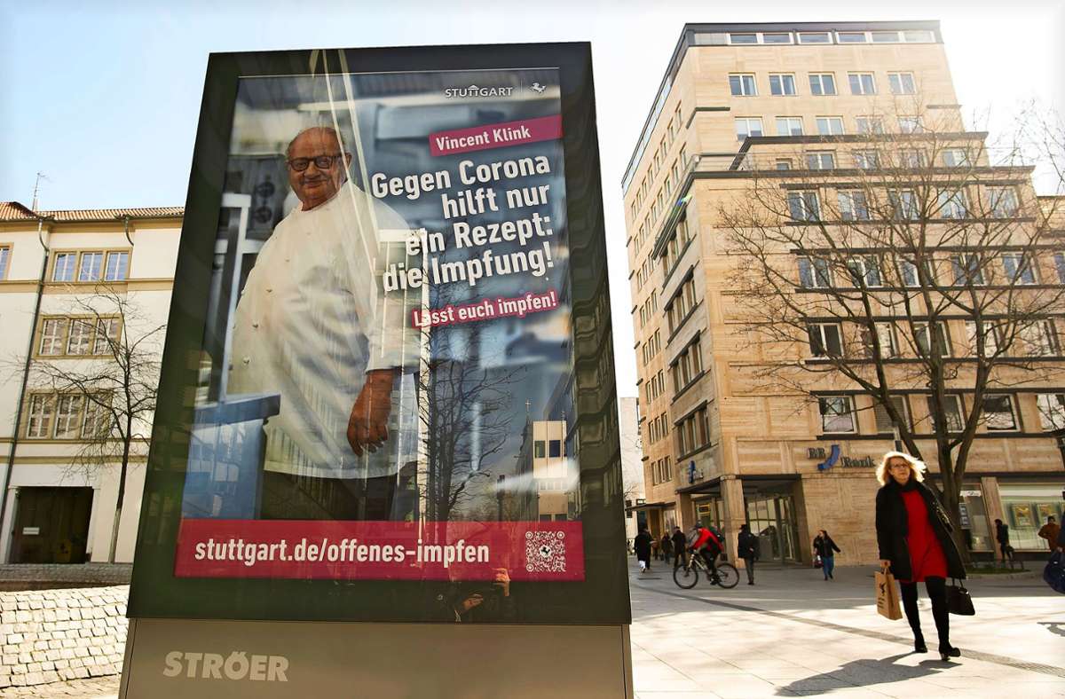 Impfkampagne in Stuttgart: Promis setzen sich für  bessere  Impfquote  ein