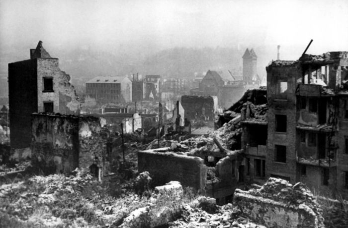 Vor 75 Jahren endet der Zweite Weltkrieg: Blutgetränkte Erkenntnis