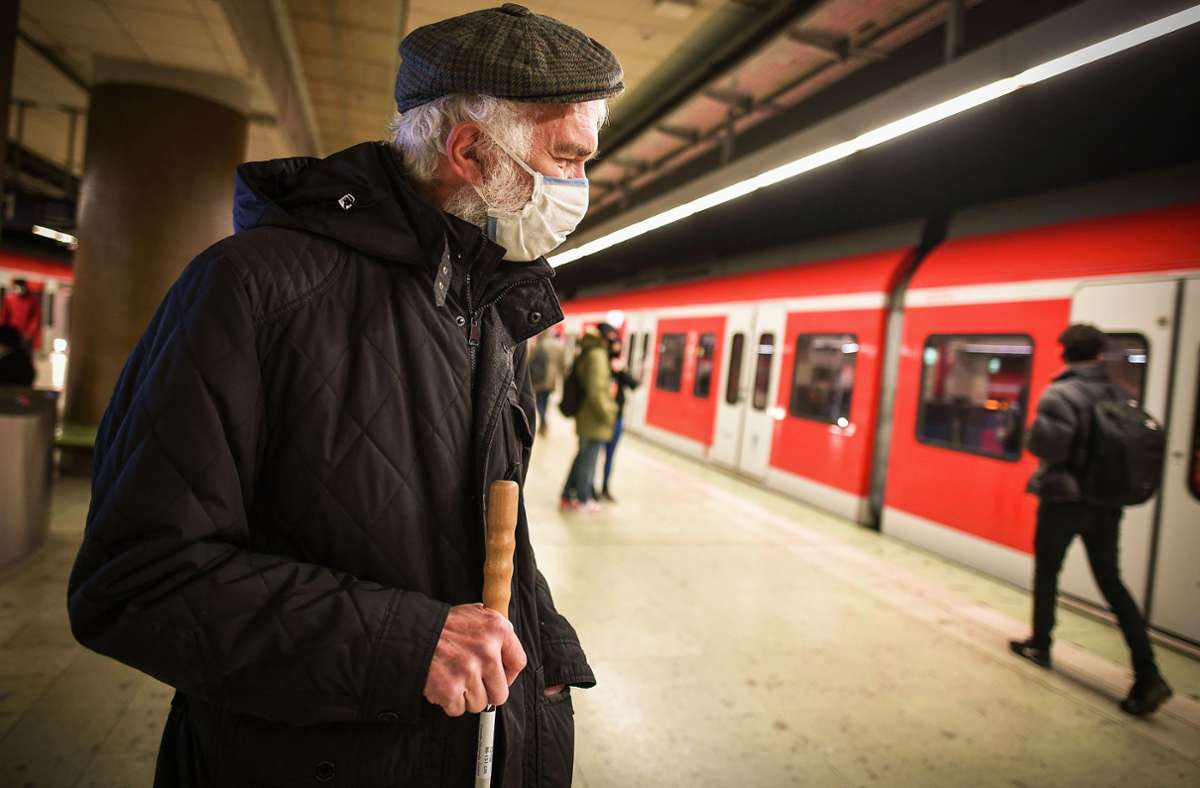 Öffentlicher Nahverkehr in der Region Stuttgart: Blinden fehlen an S-Bahnen die Leitlinien