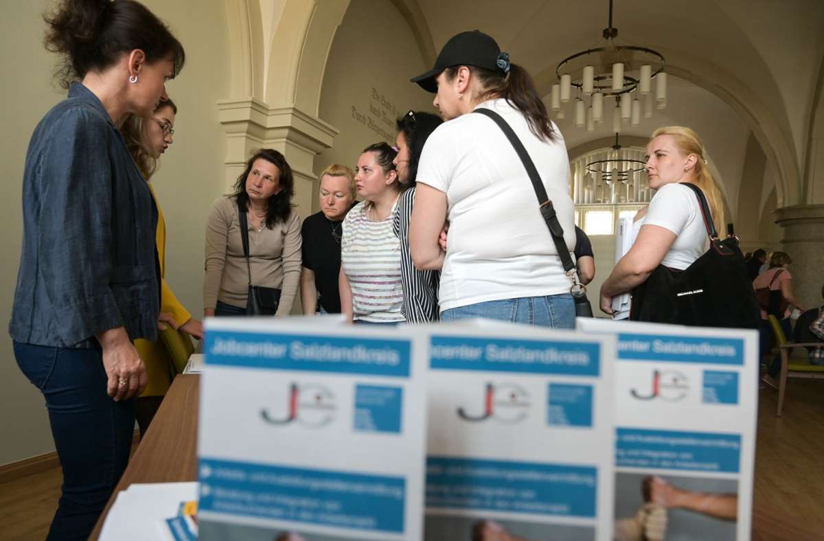 Ein Jahr Ukraine-Krieg: Noch hohe Hürden bei der Jobsuche